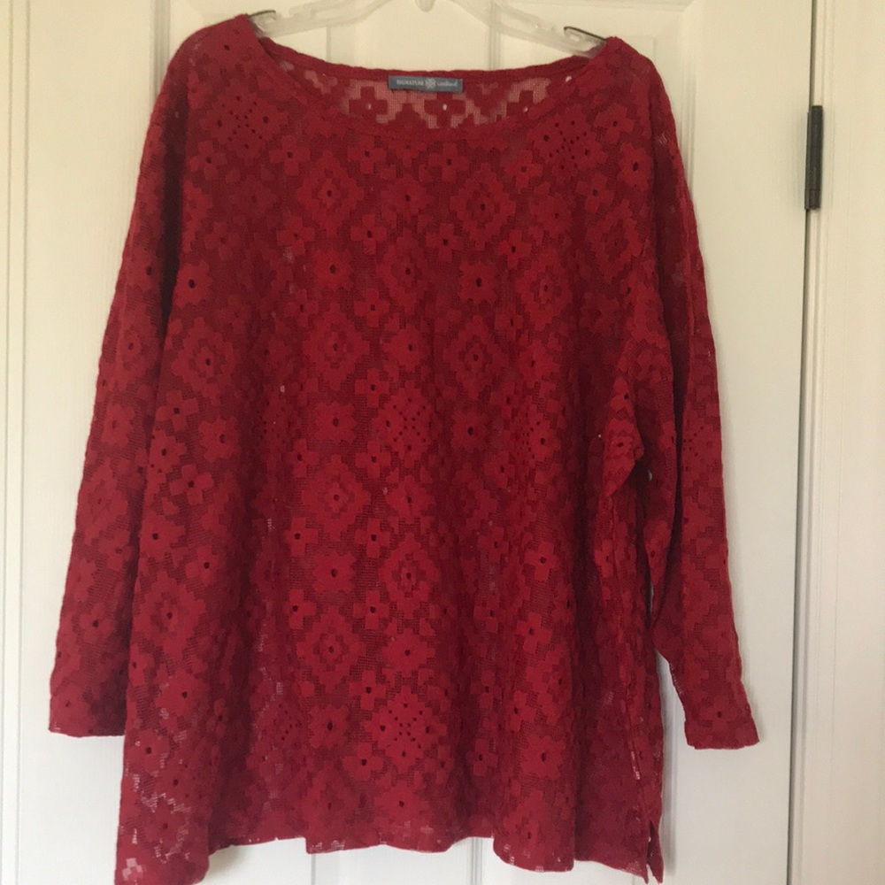 😍Ravishing In Red Signature Weekend Top😍